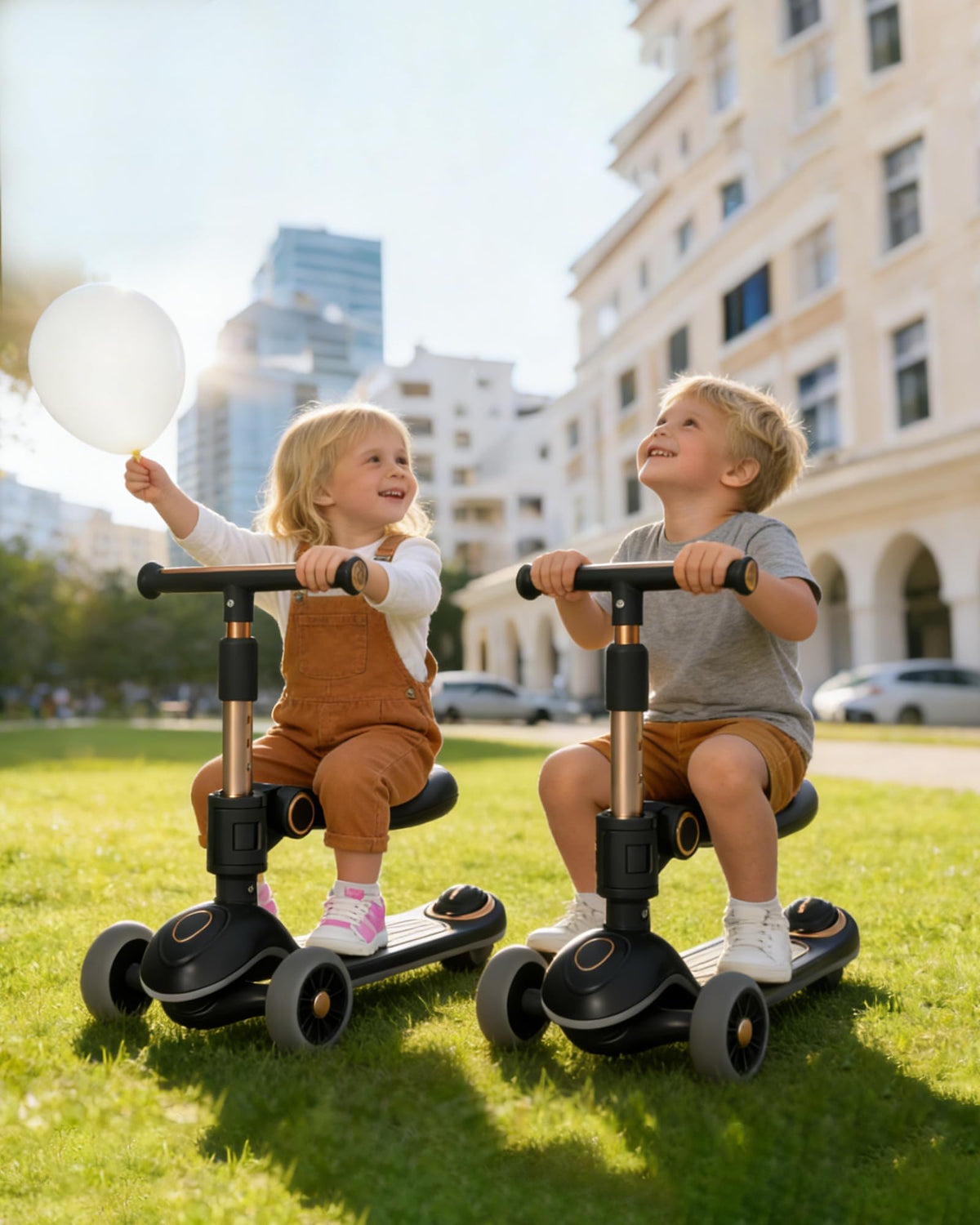2-in-1 Toddler Scooter with Seat O163552